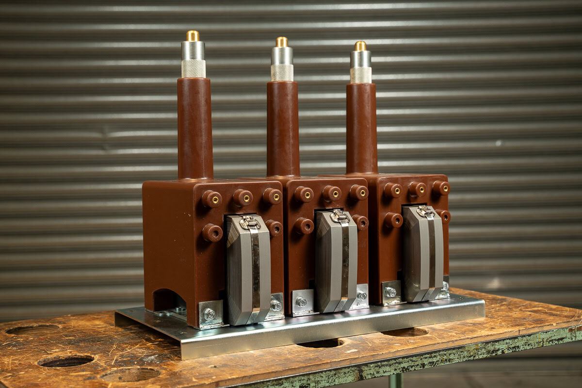 wf energy control three phase voltage transformer resin 01.jpg